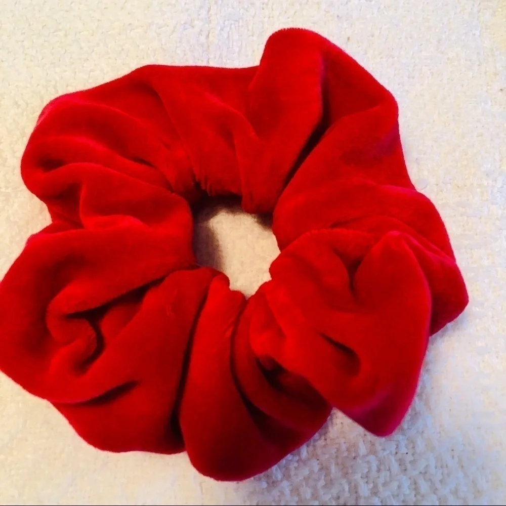 Bundle of Seven Hair Accessories Scrunchies Barrettes Bows Holiday Red Green